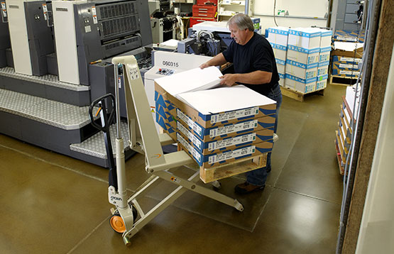 the hand pallet truck with scissor lift provides extra functionality