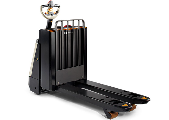 the WP pallet truck is available with short or high load backrest