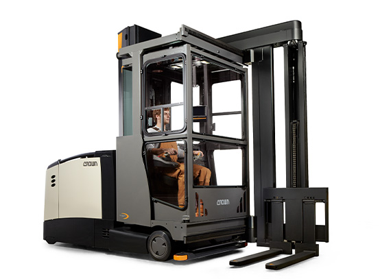 Turret forklift with freezer cabin