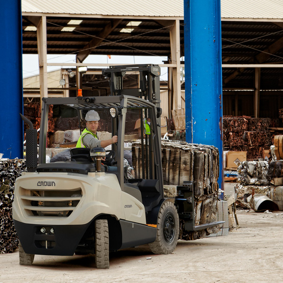 Dieselstapler beim Transport Dieselstapler beim Transport