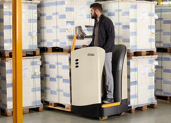 electric pallet truck in block stacking application electric pallet truck in block stacking application