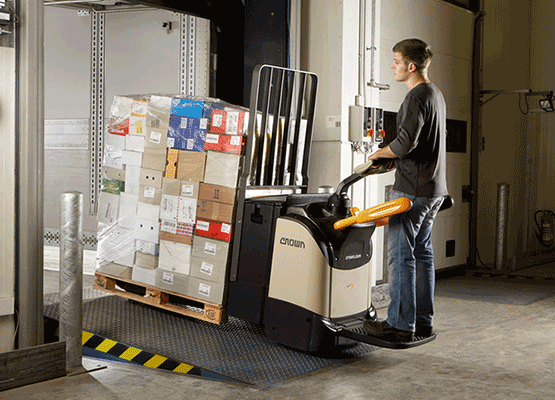 pallet trucks in dock work application pallet trucks in dock work application