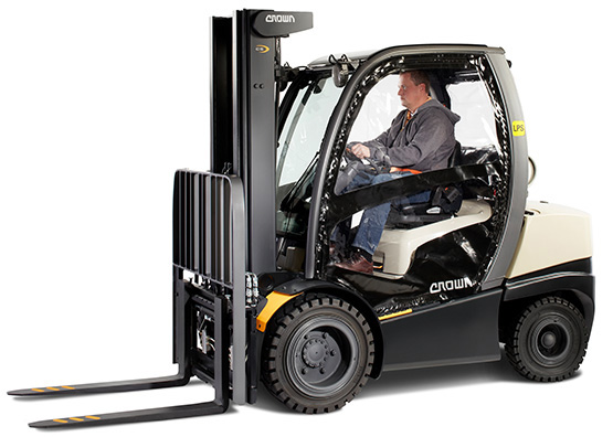 C-5 gas forklift with soft cabin