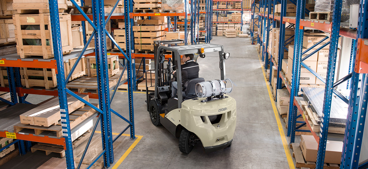 C-D diesel forklifts are ideal for rack storage