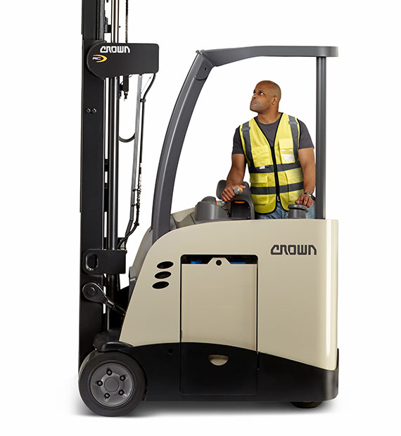 the RC stand-up forklift delivers stability and performance