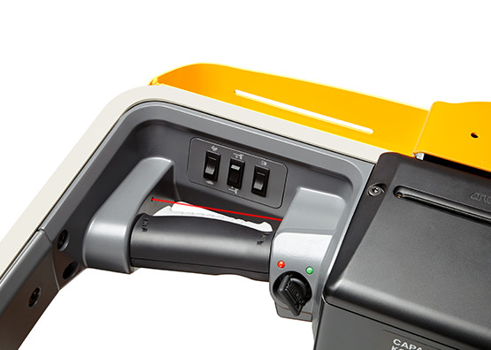 the order picker WAV features hand sensors for safe operation