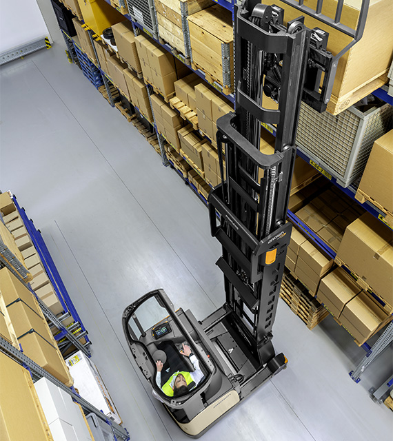 the reach truck ESR enables operators to work smarter and faster at height