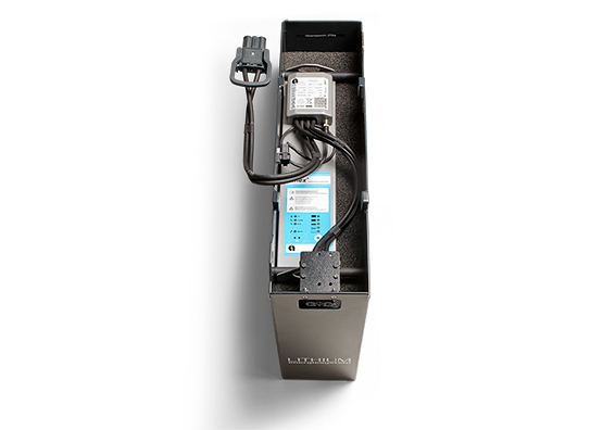the DS/DT double stacker can be equipped with lithium-ion batteries