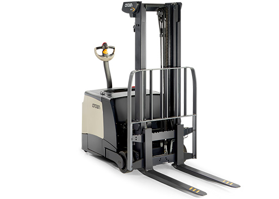 SH/SHR/SHC heavy-duty stackers are available with load backrest