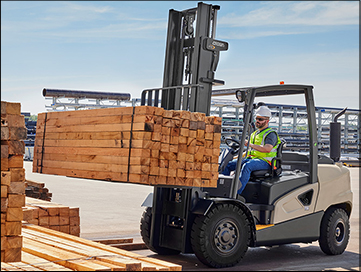 introductie van IC- en elektrische heftrucks met contragewicht voor lasten tot 5,5 ton