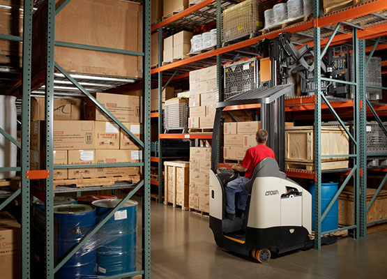 Reach Truck Narrow-Aisle Application