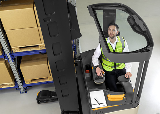 ESR Series reach trucks' offset mast gives the operator a better view