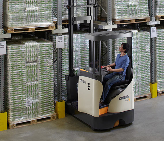 ESR Series reach truck: 4 models, 3 capacities and 13-meter lift height