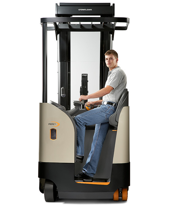 Operator riding side-stance on the RR/RD Series 