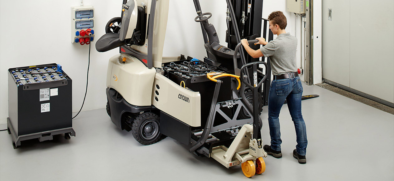 Forklift SC Series with Battery Transfer System