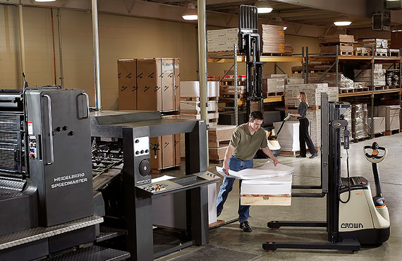 Xe xếp đứng dòng M có thể được sử dụng cho xếp giá kệ pallet