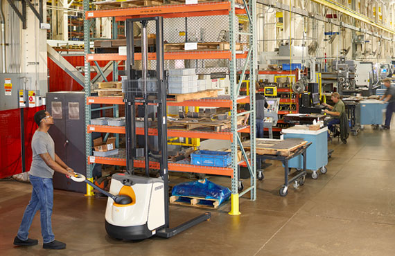 Xe xếp đứng dòng M có thể được sử dụng cho xếp giá kệ pallet