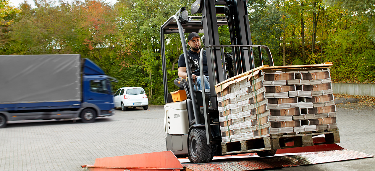 Il carrello elevatore serie SC su una rampa