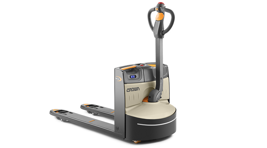 New WJ 50 Series electric pallet truck from Crown: compact, robust and manoeuvrable companion for tight spaces
