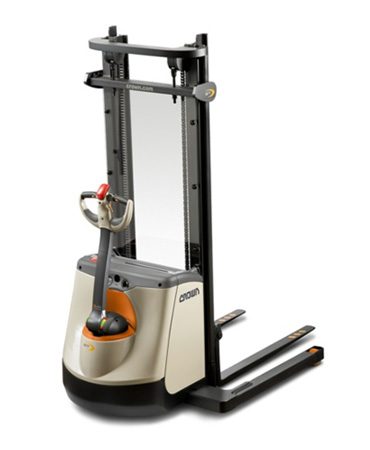 Breedspoorstapelaar ST 3200